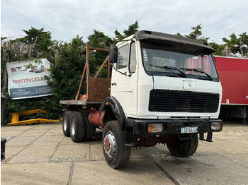Camião de caixa aberta/ Plataforma MERCEDES-BENZ SK 2628