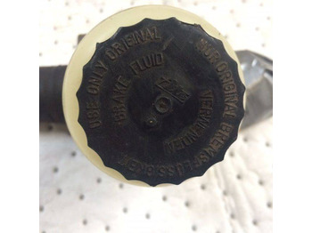 Válvula hidráulica para Equipamento de movimentação Brake cylinder with brake fluid tank FM 20I: foto 4