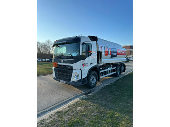 Camião cisterna VOLVO FM