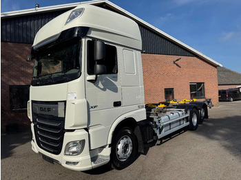 Camião transportador de contêineres/ Caixa móvel DAF XF 480