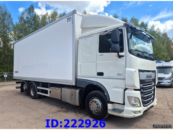 Camião isotérmico DAF XF 106 440