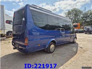 Autocarro FORD