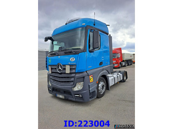 Tractor MERCEDES-BENZ Actros 1842