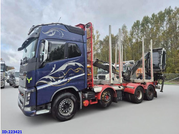 Camião de transporte de madeira VOLVO FH16 750