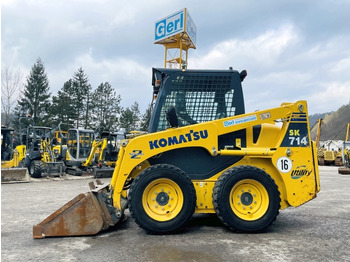 Mini pá carregadora KOMATSU SK714