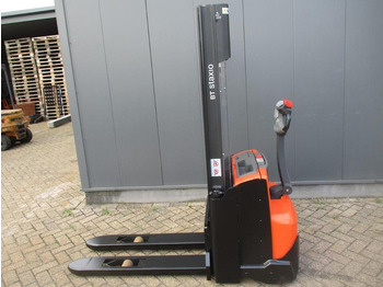 Stacker TOYOTA