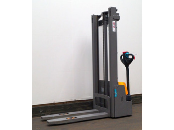 Stacker JUNGHEINRICH EJC