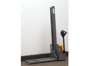Stacker JUNGHEINRICH EJC