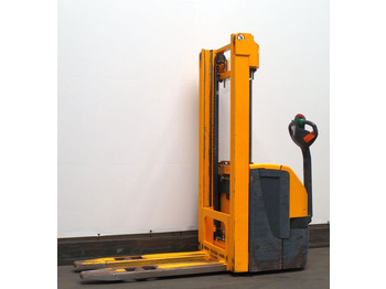 Stacker JUNGHEINRICH EJC