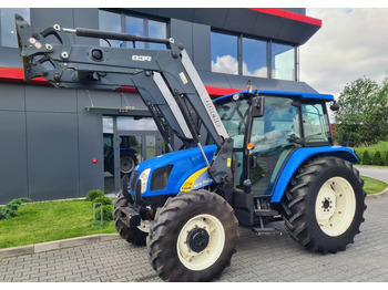 Trator NEW HOLLAND T5000