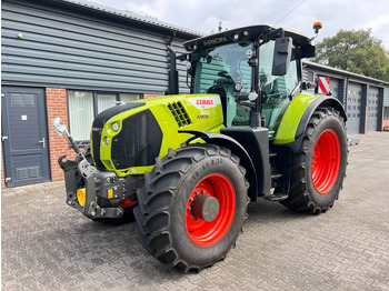 Trator CLAAS Arion 660