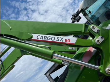 Carregador frontal para o trator FENDT