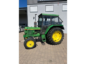 Trator JOHN DEERE 2130