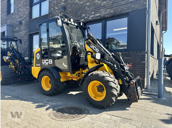 Carregadora articulada JCB