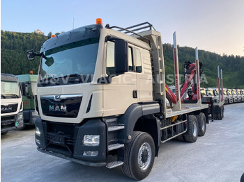 Camião de transporte de madeira MAN