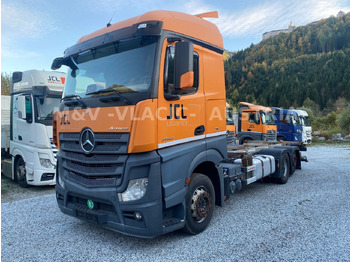Camião transportador de contêineres/ Caixa móvel MERCEDES-BENZ