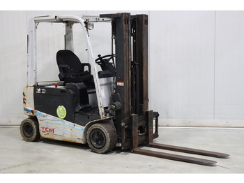 Empilhador elétrico TCM