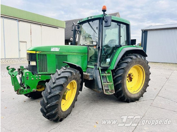 Trator JOHN DEERE 6910
