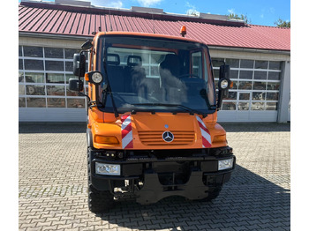 Camião basculante UNIMOG