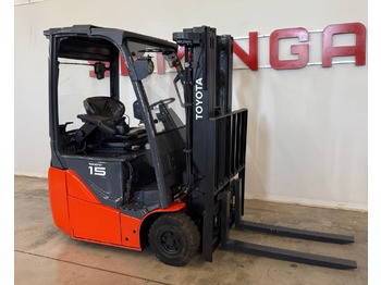 Empilhador elétrico TOYOTA