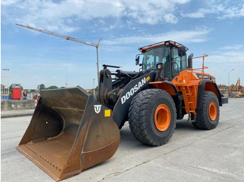 Pá carregadora de rodas DOOSAN DL450