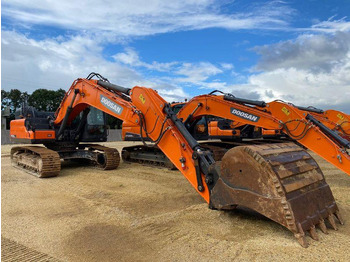 Escavadora de rastos DOOSAN DX300LC