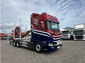 Camião de transporte de madeira SCANIA R 650