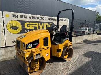 Compactador de asfalto CATERPILLAR CB24B