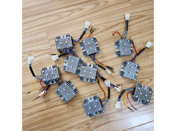 Motor e peças para Pá carregadora de rodas novo KOOP KD192FC Engine Original Regulator: foto 3