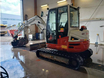 Mini escavadeira TAKEUCHI