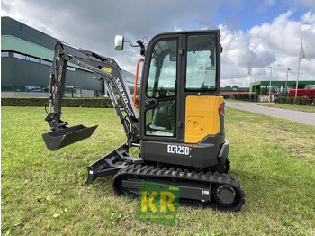 Mini escavadeira VOLVO ECR25D