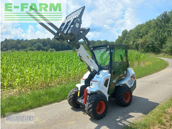 Mini escavadeira BOBCAT L28