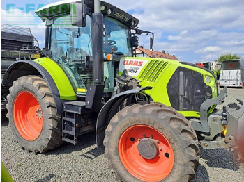 Trator CLAAS Arion 530