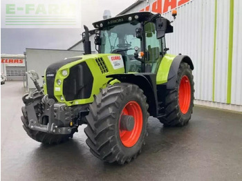 Trator CLAAS Arion 660