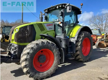 Trator CLAAS Axion 800