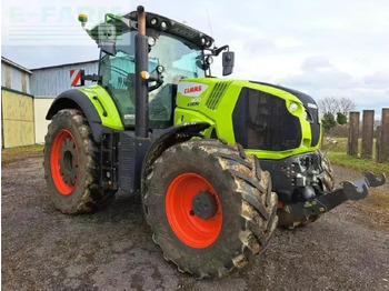 Trator CLAAS Axion 800