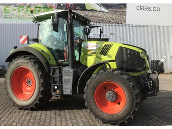 Trator CLAAS Axion 810