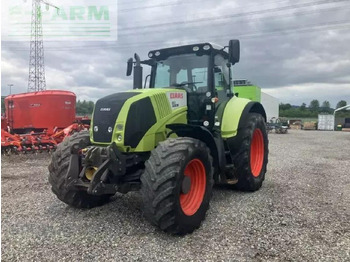Trator CLAAS Axion 810
