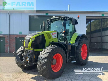Trator CLAAS Axion 810