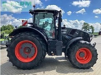 Trator CLAAS Axion 810
