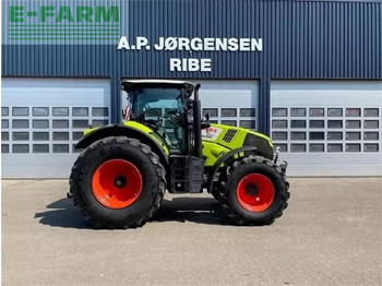 Trator CLAAS Axion 830