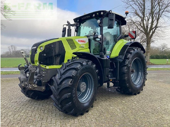 Trator CLAAS Axion 830