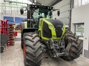 Trator CLAAS Axion 870