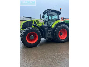 Trator CLAAS Axion 930