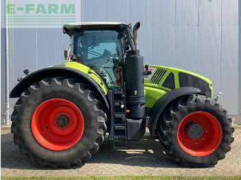 Trator CLAAS Axion 930