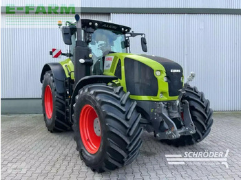 Trator CLAAS Axion 960