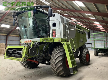 Ceifeira debulhadora CLAAS Lexion 660