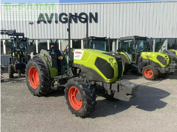 Trator CLAAS Nexos