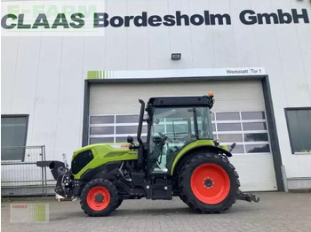Trator CLAAS Nexos
