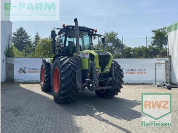 Trator CLAAS Xerion 3300